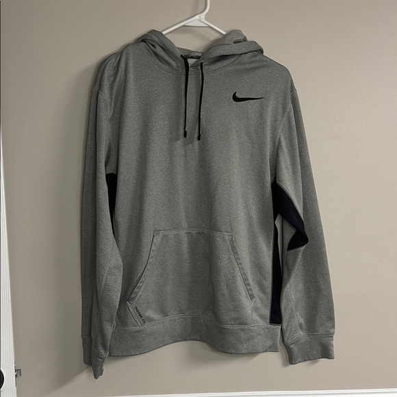 Nike XL Therma-Fit Hoodie - Picture 1 of 6